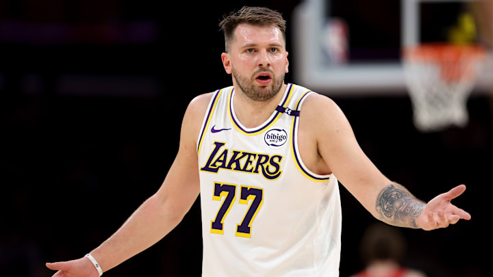 Chicago Bulls v Los Angeles Lakers