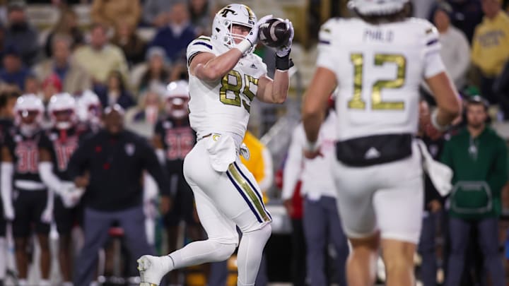 Georgia Tech Yellow Jackets TE Jackson Hawes catches a pass against the North Carolina State Wolfpack.