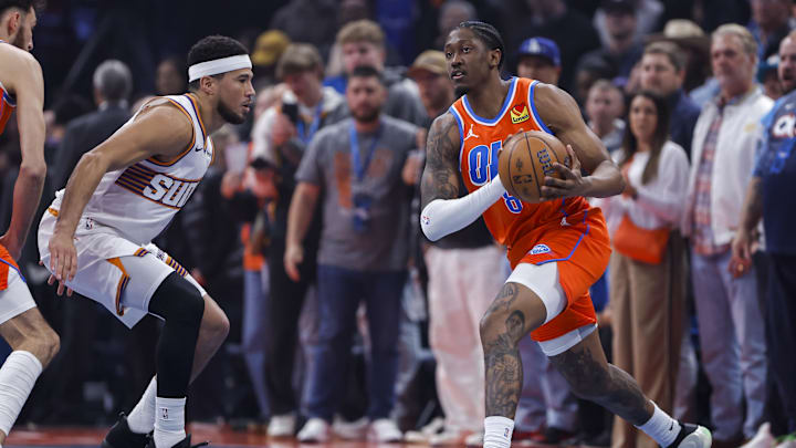 Nov 28, 2025; Oklahoma City, Oklahoma, USA; Oklahoma City Thunder guard Jalen Williams (8) moves the ball against the Phoenix Suns during the first quarter at Paycom Center. Mandatory Credit: Alonzo Adams-Imagn Images Nov 28, 2025; Oklahoma City, Oklahoma, USA; Oklahoma City Thunder guard Jalen Williams (8) moves the ball against the Phoenix Suns during the first quarter at Paycom Center. Mandatory Credit: Alonzo Adams-Imagn Images