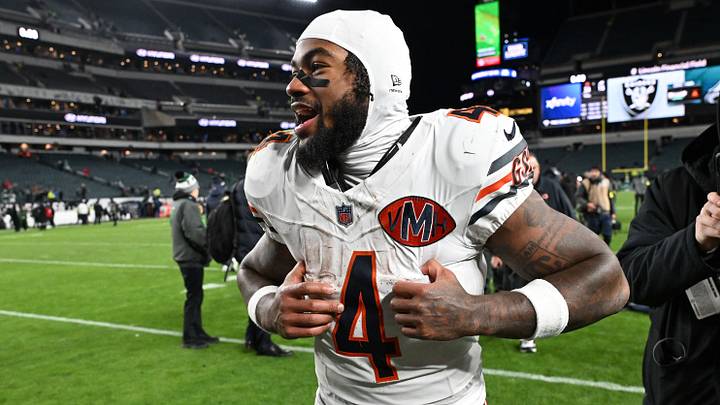 Chicago Bears running back D'Andre Swift (4) walks off the field after the game against the Philadelphia Eagles at Lincoln Financial Field. Mandatory Credit: Eric Hartline-Imagn Images Chicago Bears running back D'Andre Swift (4) walks off the field after the game against the Philadelphia Eagles at Lincoln Financial Field. Mandatory Credit: Eric Hartline-Imagn Images