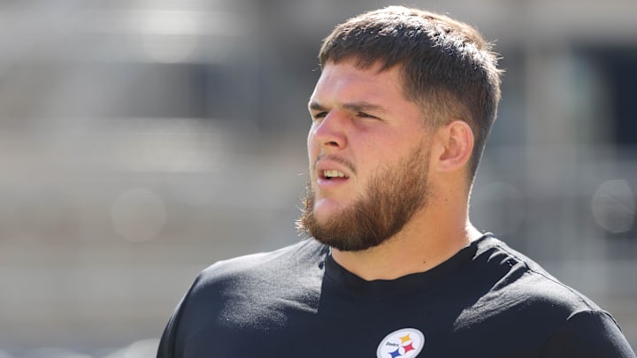 Pittsburgh Steelers center Zach Frazier (54)