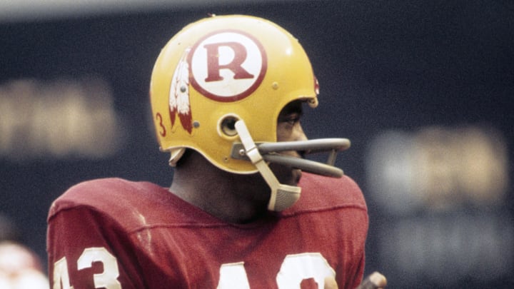 Dec 1970; Washington, DC, USA: FILE PHOTO; Washington Redskins running back Larry Brown (43) during the 1970 season at RFK Stadium. Mandatory Credit: Dick Raphael-Imagn Images