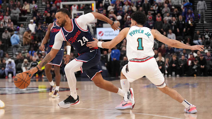 The total for Grizzlies vs. Clippers is set at 231.5 on Friday night. The total for Grizzlies vs. Clippers is set at 231.5 on Friday night.