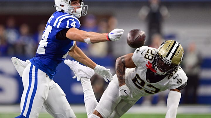 Oct 29, 2023; Indianapolis, Indiana, USA; Indianapolis Colts wide receiver Alec Pierce (14) misses a