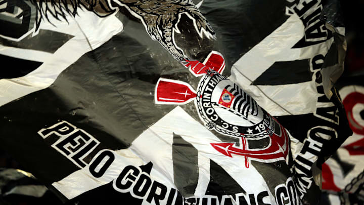 Corinthians tenta antecipar receitas junto à Liga Forte União (LFU) Corinthians tenta antecipar receitas junto à Liga Forte União (LFU)