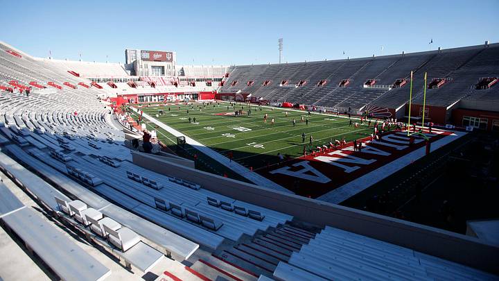 ESPN college football analyst Pete Thamel had choice words for this Big Ten program's stadium. ESPN college football analyst Pete Thamel had choice words for this Big Ten program's stadium.