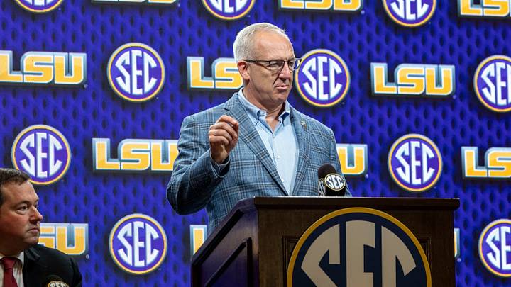Oct 15, 2025; Birmingham, AL, USA; SEC commissioner Greg Sankey introduces LSU Tigers head coach Matt McMahon during SEC Media Days at Grand Bohemian Hotel. Mandatory Credit: Vasha Hunt-Imagn Images Oct 15, 2025; Birmingham, AL, USA; SEC commissioner Greg Sankey introduces LSU Tigers head coach Matt McMahon during SEC Media Days at Grand Bohemian Hotel. Mandatory Credit: Vasha Hunt-Imagn Images