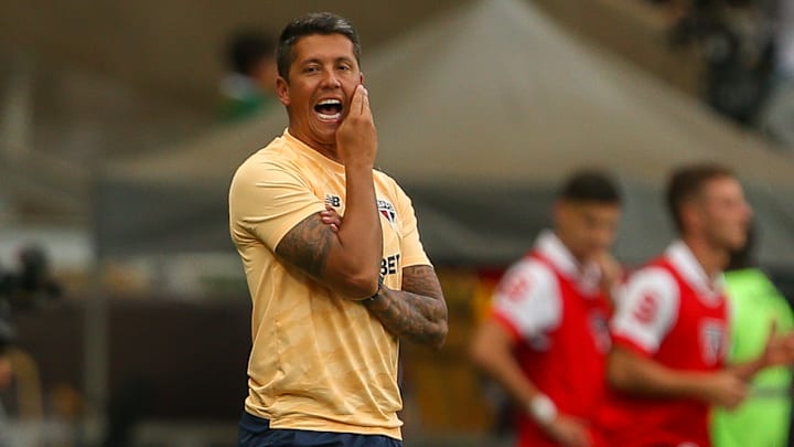 Thiago Carpini foi alvo de críticas de torcedores após queda no primeiro mata-mata do Campeonato Paulista Thiago Carpini foi alvo de críticas de torcedores após queda no primeiro mata-mata do Campeonato Paulista