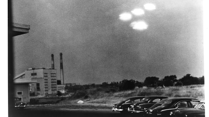 Four UFOs appeared in the sky at 9:35 a.m. on July 15, 1952 over a parking lot in Salem, Massachusetts.