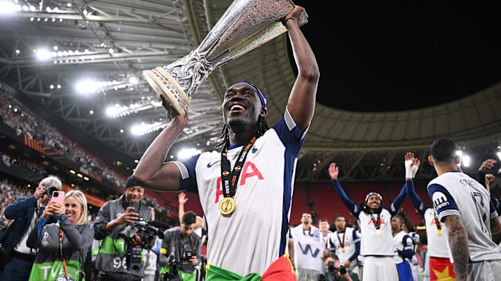 Yves Bissouma has slumped down the midfield pecking order.
