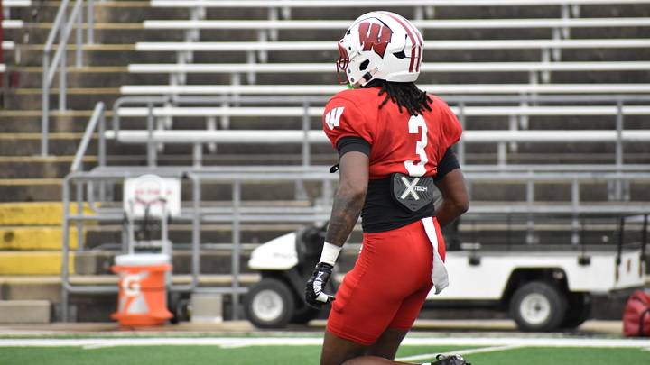 Wisconsin CB Cai Bates. Wisconsin CB Cai Bates.