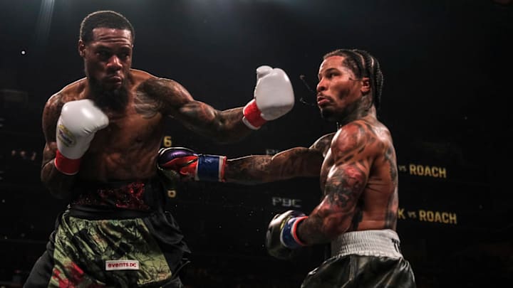 Action between Gervonta 'Tank' Davis (30-0 28 KOs) and Lamont Roach (25-1-1 10 KOs) on March 1, 2025.