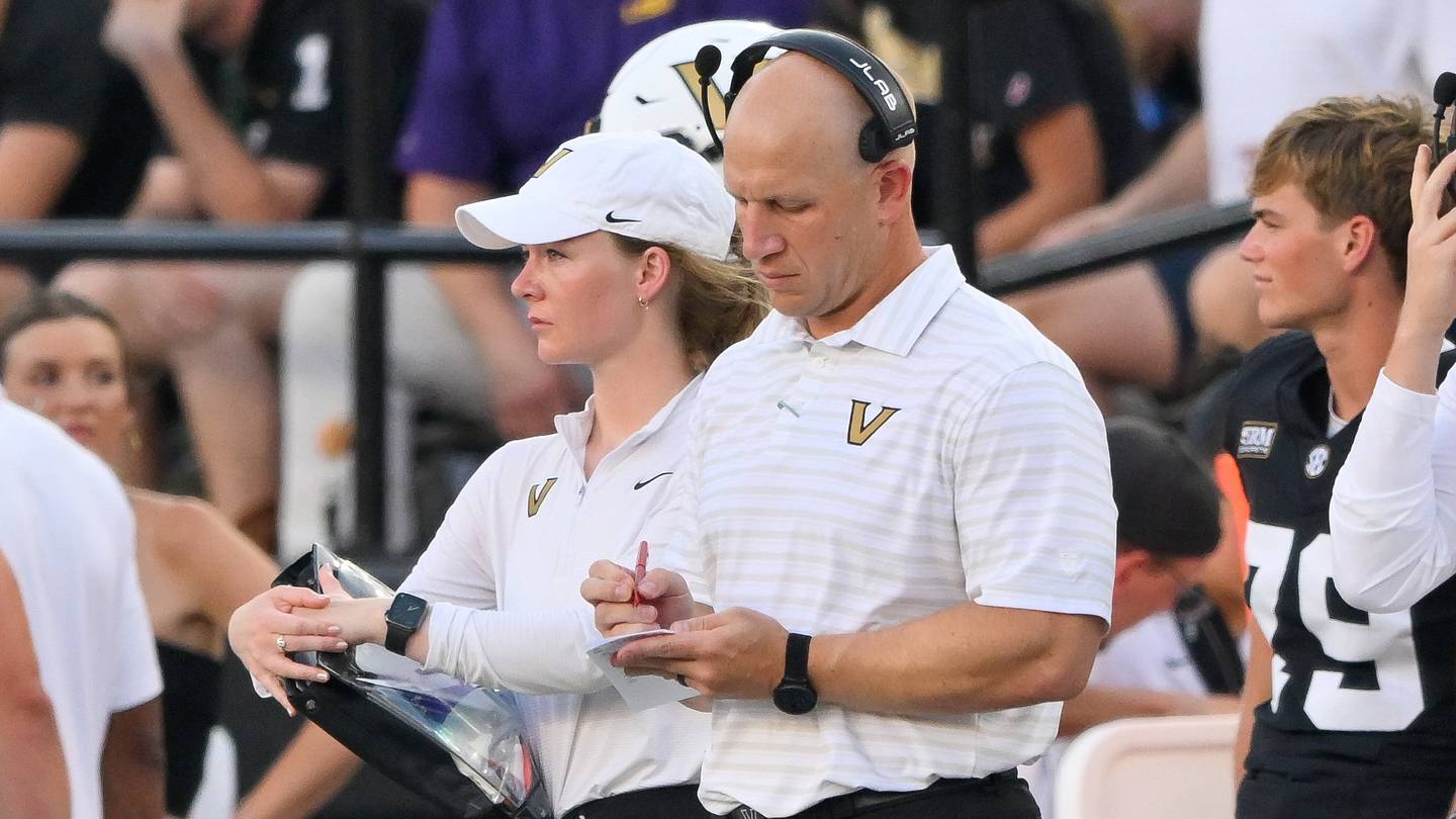 Vanderbilt Football Beat Austin Peay, But That Certainly Didn't Feel Like A Win