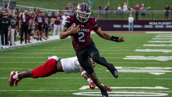 Southern Illinois quarterback DJ Williams