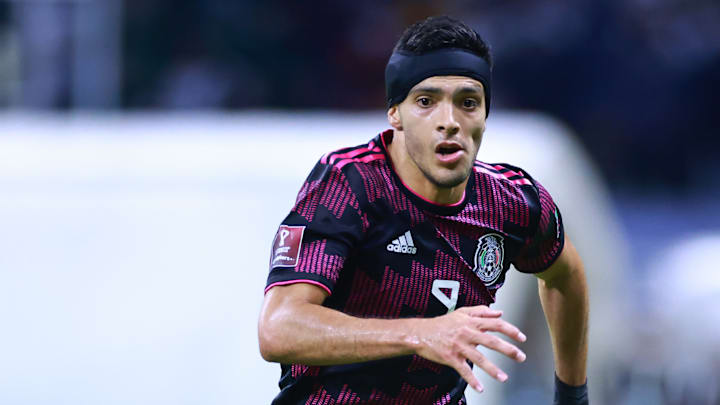 Raúl Jiménez regresó a la titularidad con el Tricolor