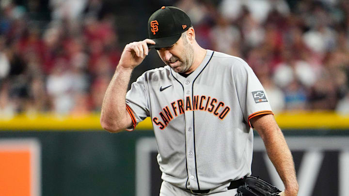San Francisco Giants pitcher Justin Verlander (35) reacts after putting two Arizona Diamondbacks runners on first and second bases in the fourth inning at Chase Field in Phoenix on Sept. 17, 2025.