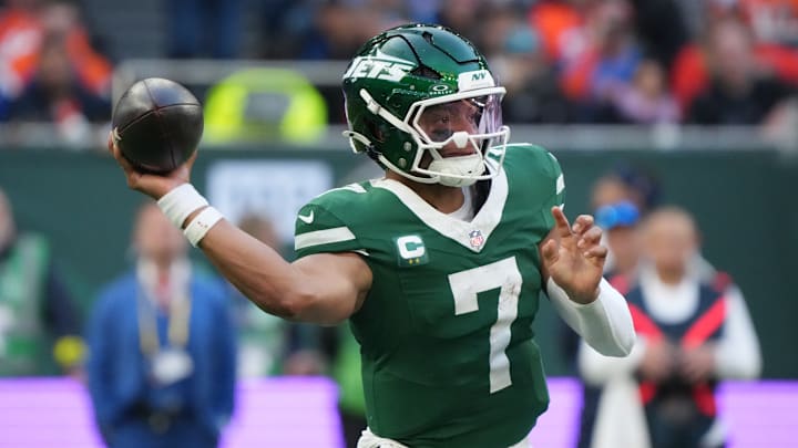 Justin Fields is still looking for his first win with the Jets.