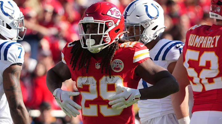 Nov 23, 2025; Kansas City, Missouri, USA; Kansas City Chiefs running back Kareem Hunt (29) reacts in the first quarter against the Indianapolis Colts at GEHA Field at Arrowhead Stadium. Mandatory Credit: Denny Medley-Imagn Images Nov 23, 2025; Kansas City, Missouri, USA; Kansas City Chiefs running back Kareem Hunt (29) reacts in the first quarter against the Indianapolis Colts at GEHA Field at Arrowhead Stadium. Mandatory Credit: Denny Medley-Imagn Images