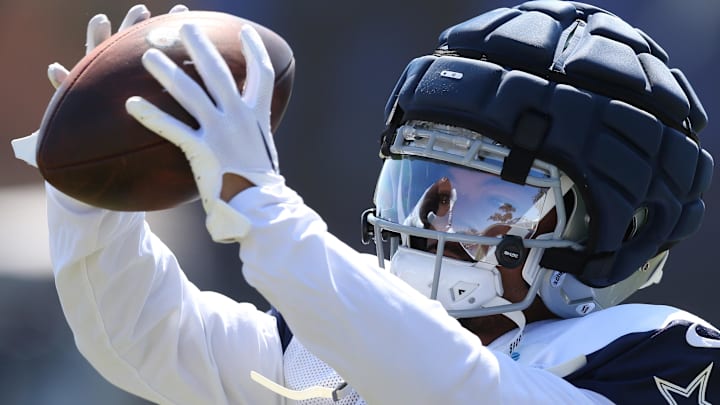  Dallas Cowboys running back Deuce Vaughn (42) makes a catch during training camp at the River Ridge Playing Fields in Oxnard, California. 