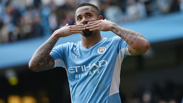 Camisa 9 tornou-se o primeiro brasileiro na história da Premier League a anotar quatro gols na mesma partida