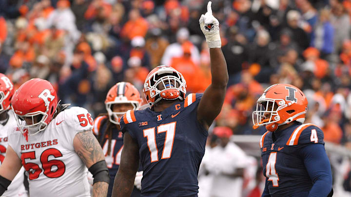 Illinois Fighting Illini linebacker Gabe Jacas.