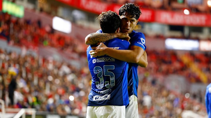 Carlos Salcedo sufre de una molestia en la ingle