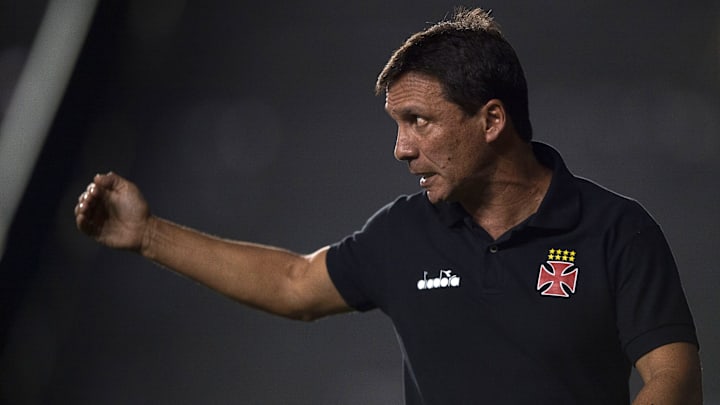 Confronto marca a reestreia do técnico Zé Ricardo pelo cruzmaltino