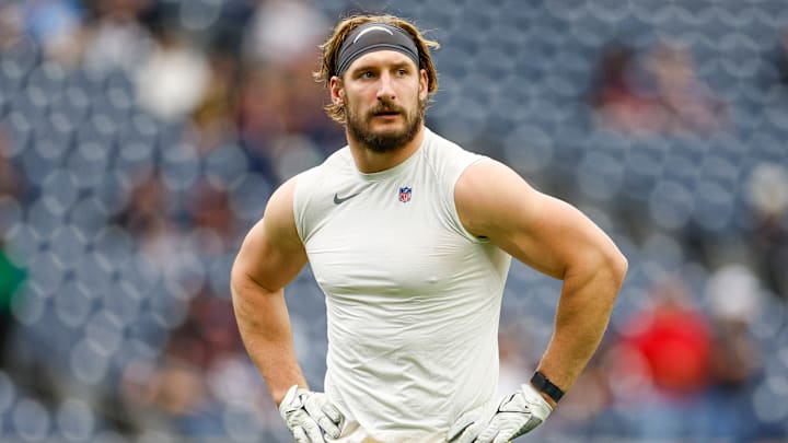 Joey Bosa firmó con los Buffalo Bills 