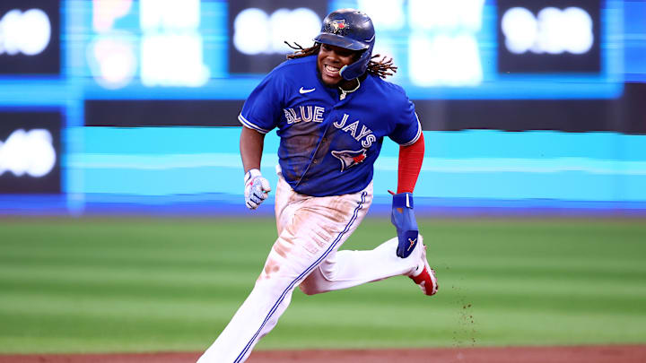 Guerrero Jr. dio jonrón con el bate de Javier Báez