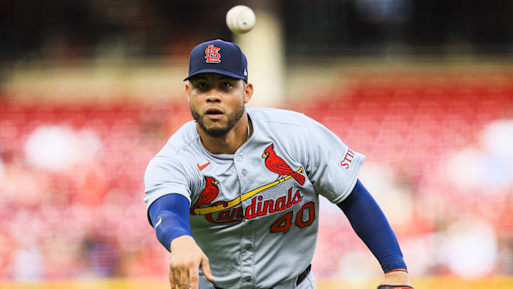 Aug 29, 2025; Cincinnati, Ohio, USA; St. Louis Cardinals first baseman Willson Contreras (40) throws to first to get Cincinnati Reds second baseman Santiago Espinal (not pictured) out in the second inning at Great American Ball Park. Mandatory Credit: Katie Stratman-Imagn Images Aug 29, 2025; Cincinnati, Ohio, USA; St. Louis Cardinals first baseman Willson Contreras (40) throws to first to get Cincinnati Reds second baseman Santiago Espinal (not pictured) out in the second inning at Great American Ball Park. Mandatory Credit: Katie Stratman-Imagn Images