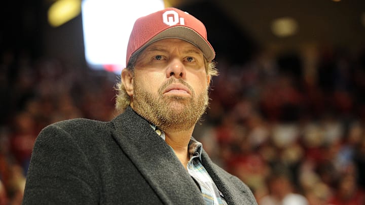 Jan 8, 2014; Norman, OK, USA; Country music artist Toby Keith