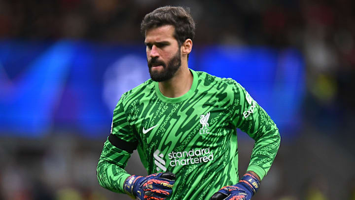 Alisson tem contrato com o Liverpool até meados de 2026