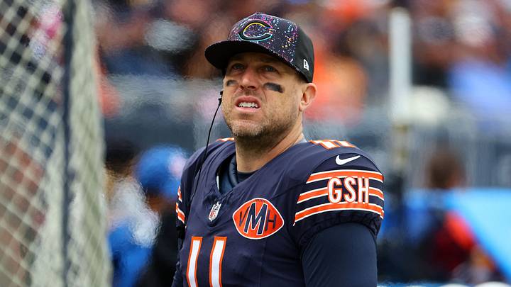 Chicago Bears quarterback Case Keenum (11) looks on