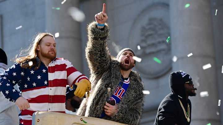 Chris Long, Philadelphia Eagles
