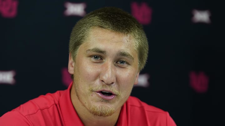 Utah linebacker Lander Barton will play some tight end for the Utes in 2025. Utah linebacker Lander Barton will play some tight end for the Utes in 2025.