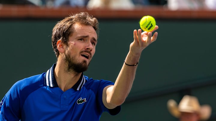 Daniil Medvedev prepares a serve for Carlos Alcaraz during the ATP final of the BNP Paribas Open in Indian Wells, California.