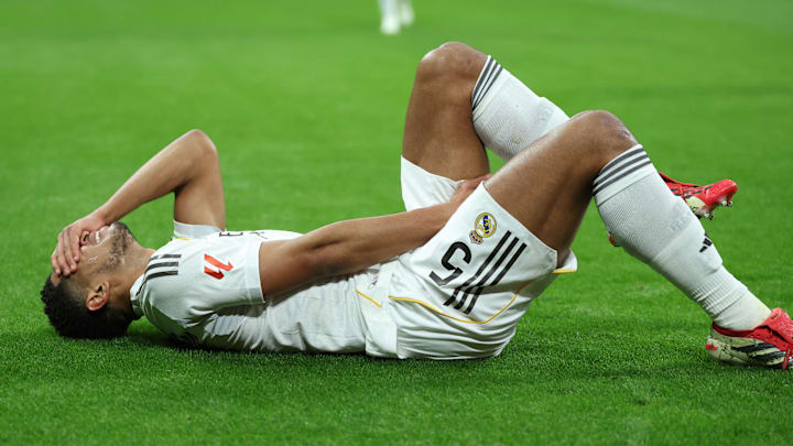 Jude Bellingham verletzt am Boden