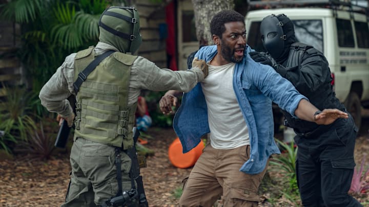Ashley Thomas as Dr. Alex (Center) in Episode 1 of Hostage