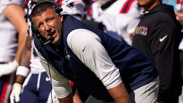 New England Patriots coach Mike Vrabel looks on during the third quarter against the Tennessee Titans at Nissan Stadium in Nashville, Tenn., Sunday, Oct. 19, 2025. New England Patriots coach Mike Vrabel looks on during the third quarter against the Tennessee Titans at Nissan Stadium in Nashville, Tenn., Sunday, Oct. 19, 2025.