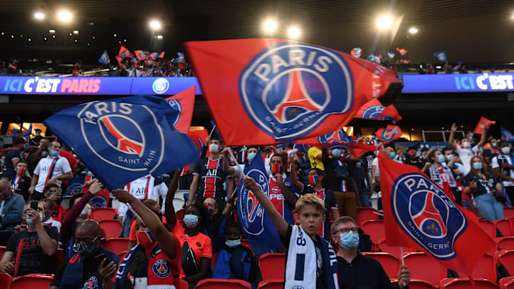Les fans parisiens ont sorti le grand jeu. Les fans parisiens ont sorti le grand jeu.