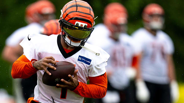 Cincinnati Bengals wide receiver Ja'Marr Chase (1) catches a pass during the Cincinnati Bengals practice in Cincinnati on Tuesday, May 27, 2025.