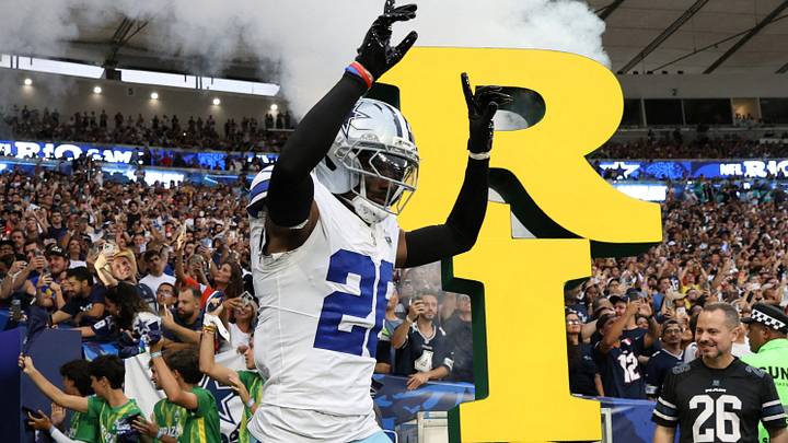 Dallas Cowboys CB DaRon Bland runs out onto the field before the game against the Ravens. Dallas Cowboys CB DaRon Bland runs out onto the field before the game against the Ravens.