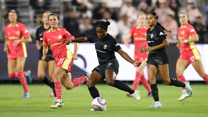 SAngel City FC defender Jasmyne Spencer (3) kicks the ball during the second half against Portland Thorns  