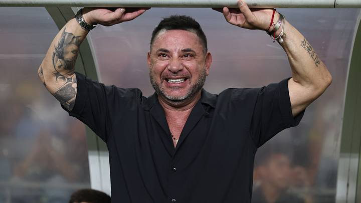 Antonio Mohamed superó tácticamente a su compatriota Matías Almeyda Antonio Mohamed superó tácticamente a su compatriota Matías Almeyda