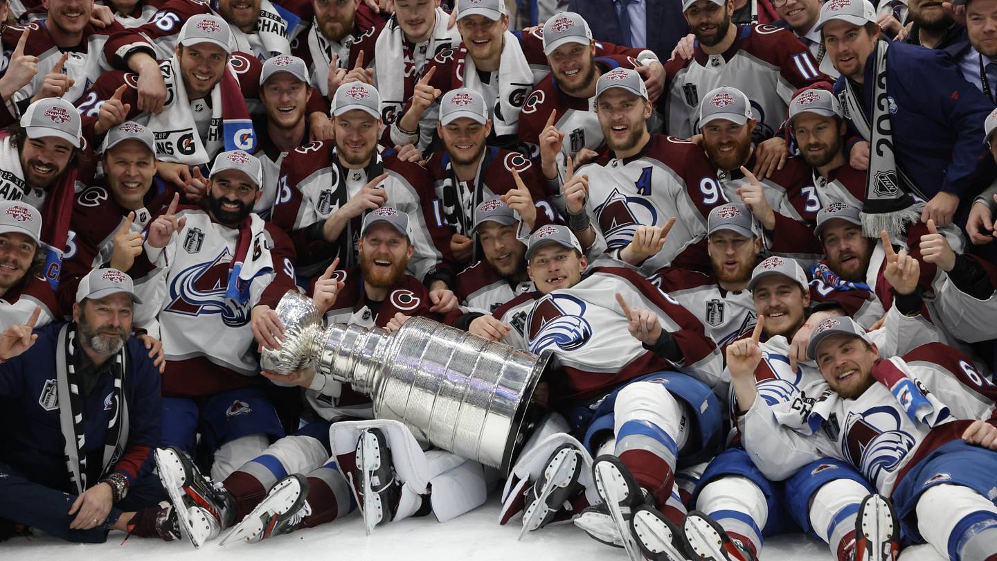 Outrageous rumor has Avalanche GM bolting for division rival