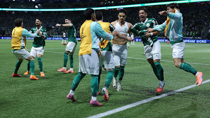 Palmeiras disputa título do Brasileirão e terá a final da Libertadores na agenda de novembro Palmeiras disputa título do Brasileirão e terá a final da Libertadores na agenda de novembro