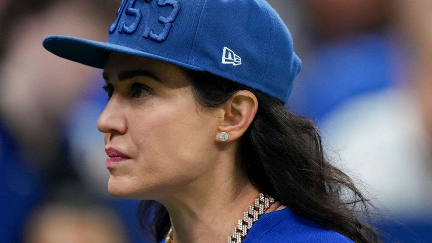 Colts owner Carlie Irsay-Gordon rocks all-black fit watching Philip Rivers practice