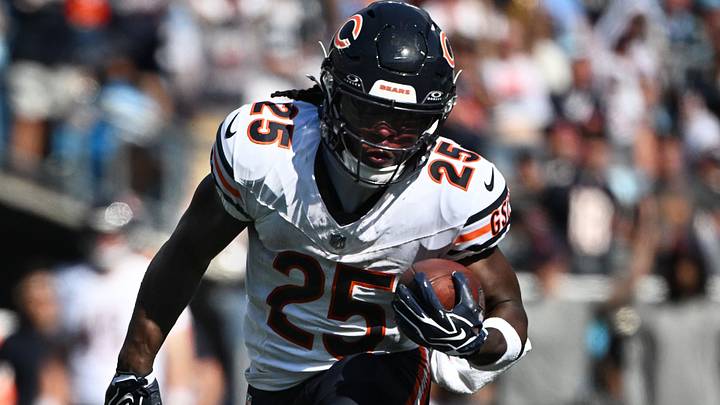 Chicago Bears running back Kyle Monangai (25) with the ball in the second half at Bank of America Stadium. Mandatory Credit: Bob Donnan-Imagn Images