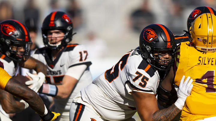 Nov 19, 2022; Tempe, Arizona, USA; Oregon State Beavers offensive lineman Taliese Fuaga (75) against Nov 19, 2022; Tempe, Arizona, USA; Oregon State Beavers offensive lineman Taliese Fuaga (75) against