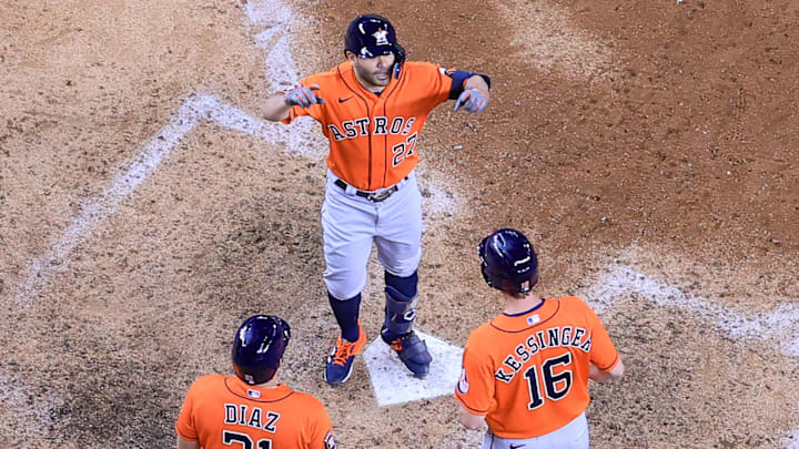 José Altuve fue decisivo en la victoria de Astros sobre Rangers en el Juego 5 de la Serie de Campeonato